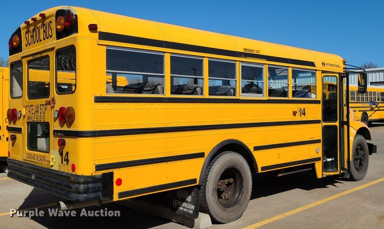image for item IQ9094 1999 International 3800  school bus