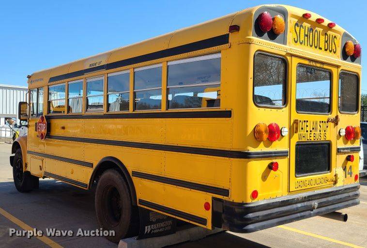 image for item IQ9094 1999 International 3800  school bus