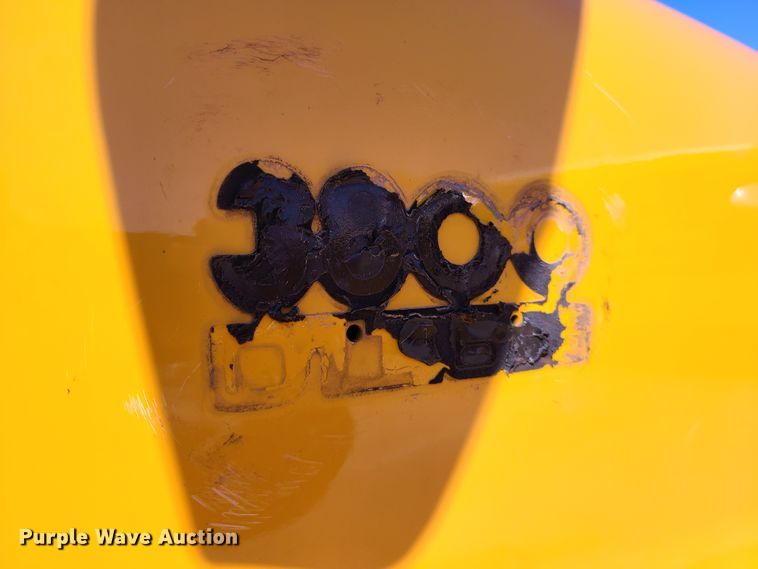 image for item IQ9094 1999 International 3800  school bus