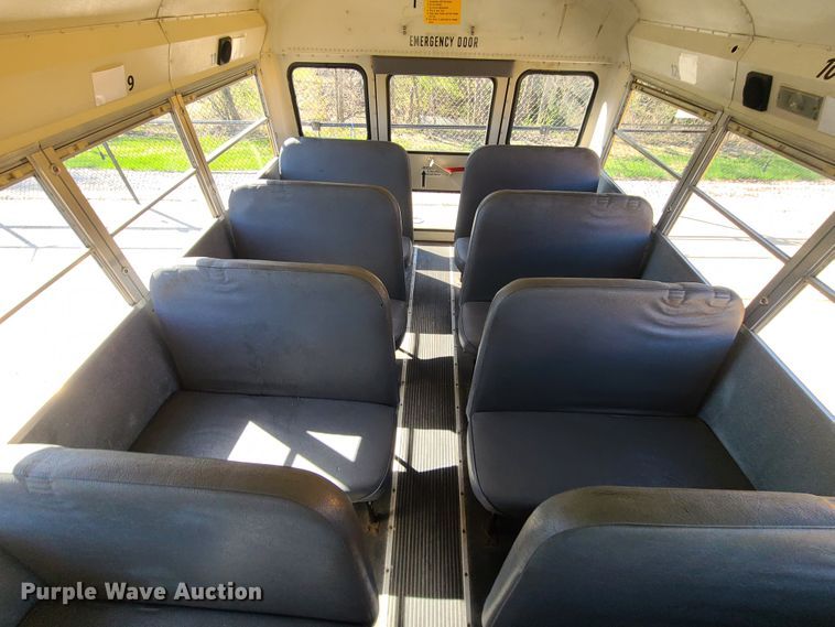 image for item IQ9094 1999 International 3800  school bus