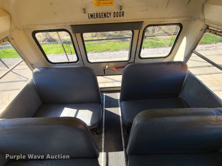 image for item IQ9094 1999 International 3800  school bus