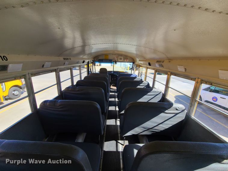 image for item IQ9094 1999 International 3800  school bus