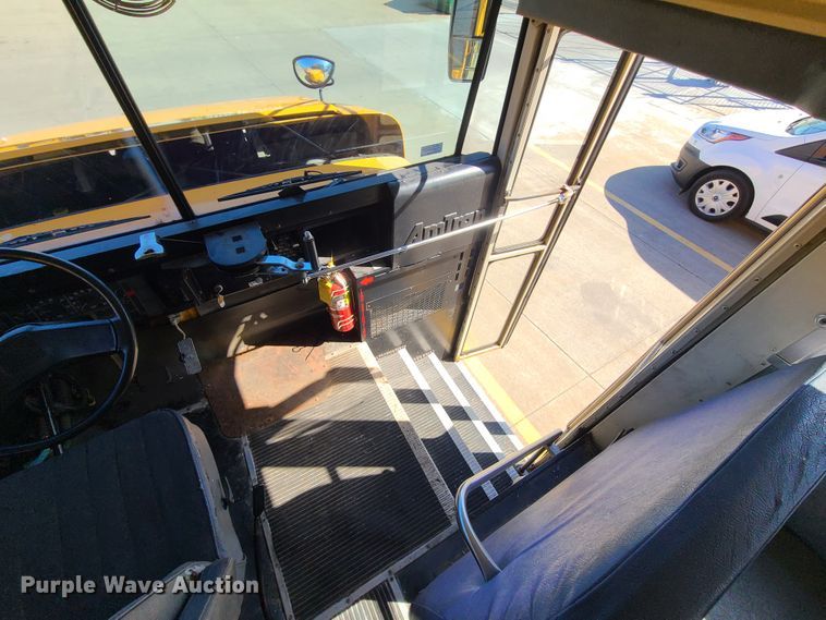 image for item IQ9094 1999 International 3800  school bus