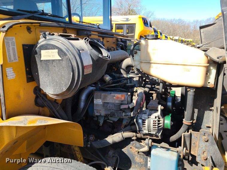 image for item IQ9094 1999 International 3800  school bus