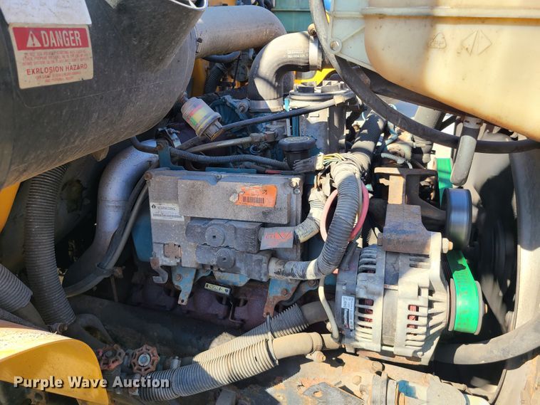 image for item IQ9094 1999 International 3800  school bus