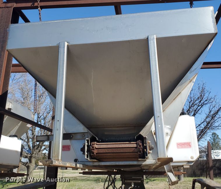 image for item IX9004 Monroe MV-156-84-56 stainless steel spreader