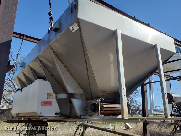 image for item IX9004 Monroe MV-156-84-56 stainless steel spreader