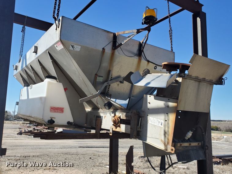 image for item IX9005 Monroe MV-156-84-56 stainless steel spreader