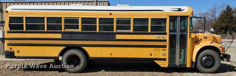 image for item IX9035 2001 International 3800  school bus