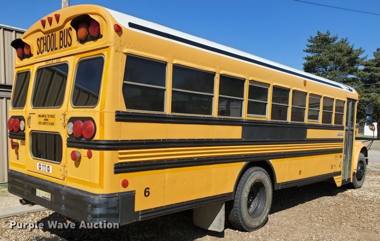image for item IX9035 2001 International 3800  school bus