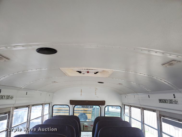 image for item IX9035 2001 International 3800  school bus