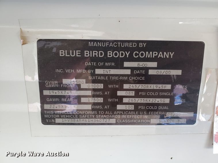 image for item IX9035 2001 International 3800  school bus