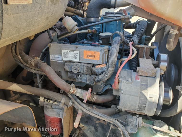 image for item IX9035 2001 International 3800  school bus