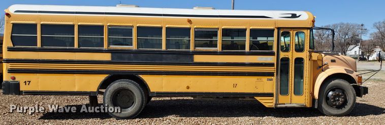 image for item IX9036 2000 International 3800  school bus