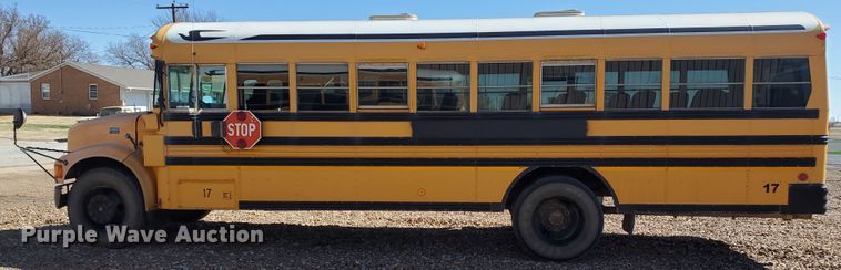 image for item IX9036 2000 International 3800  school bus