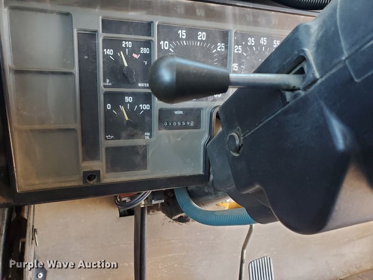 image for item IX9036 2000 International 3800  school bus