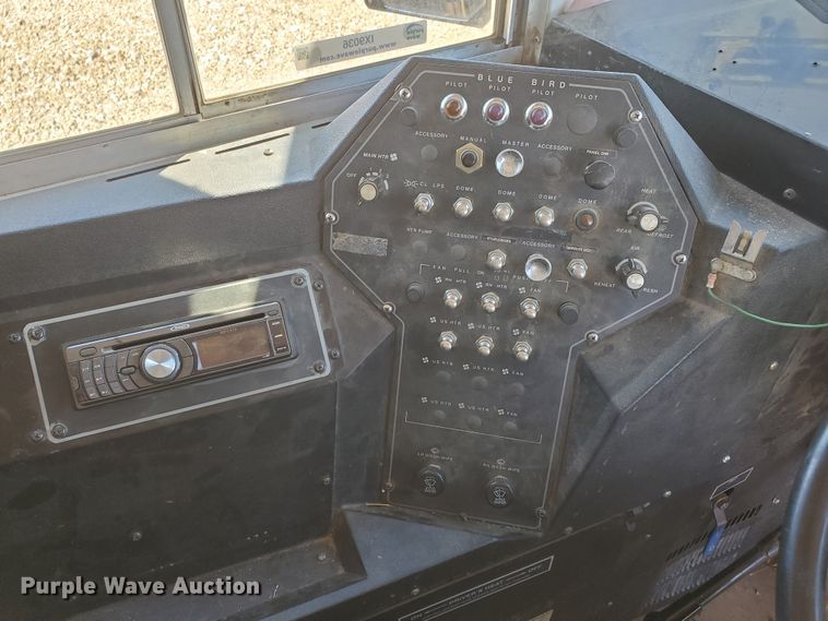 image for item IX9036 2000 International 3800  school bus