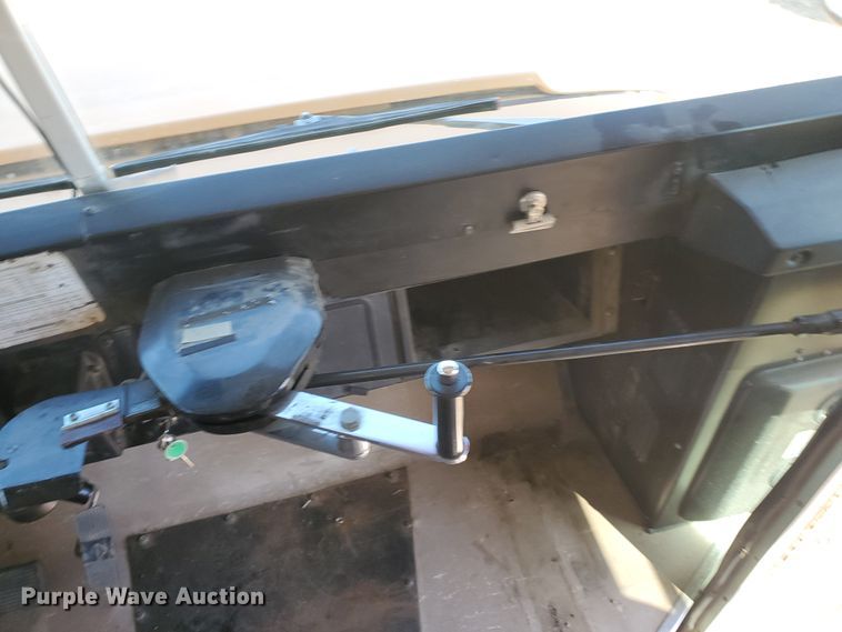 image for item IX9036 2000 International 3800  school bus