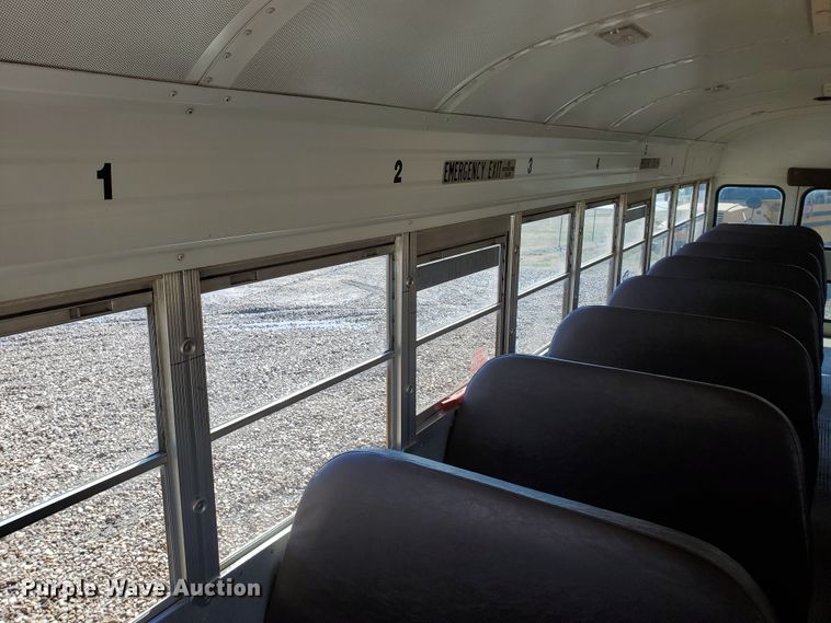 image for item IX9036 2000 International 3800  school bus