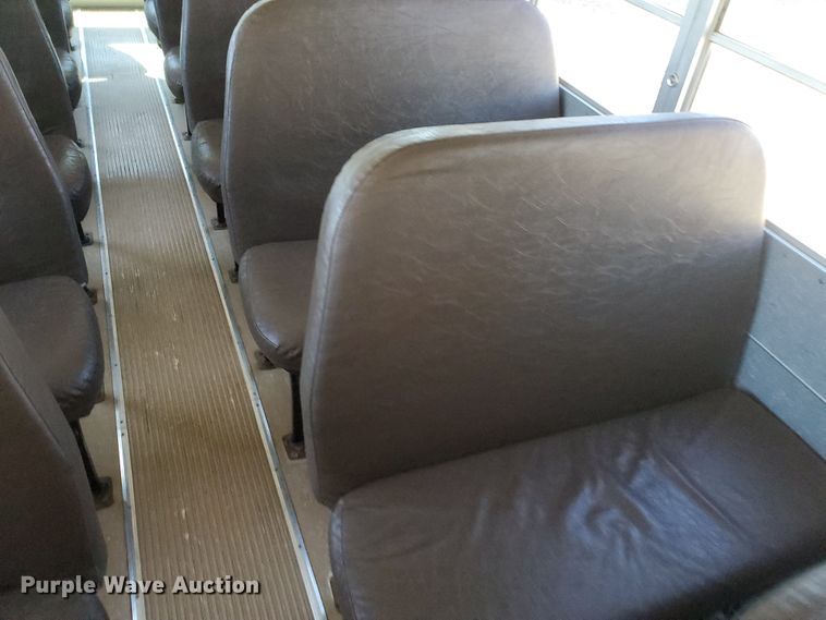 image for item IX9036 2000 International 3800  school bus