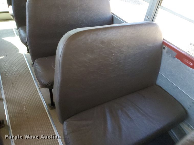 image for item IX9036 2000 International 3800  school bus