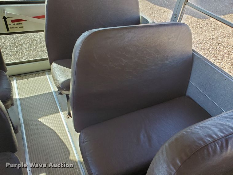 image for item IX9036 2000 International 3800  school bus