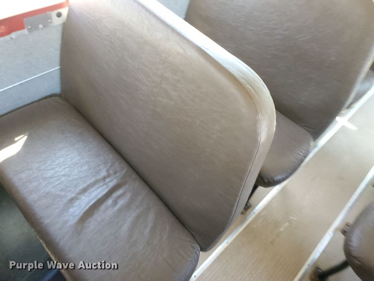 image for item IX9036 2000 International 3800  school bus