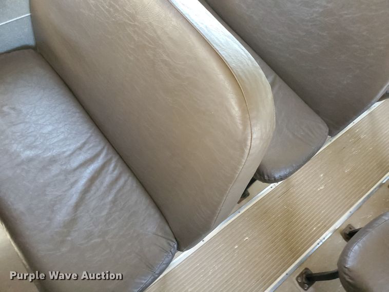 image for item IX9036 2000 International 3800  school bus