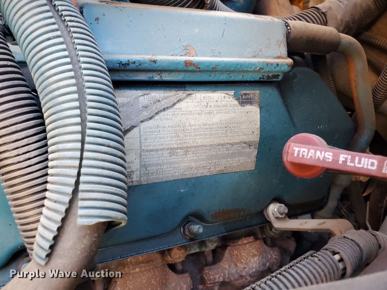 image for item IX9036 2000 International 3800  school bus