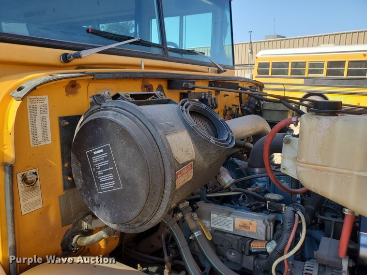 image for item IX9036 2000 International 3800  school bus