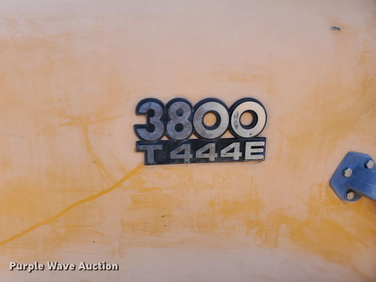 image for item IX9036 2000 International 3800  school bus