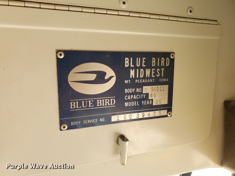 image for item IX9036 2000 International 3800  school bus