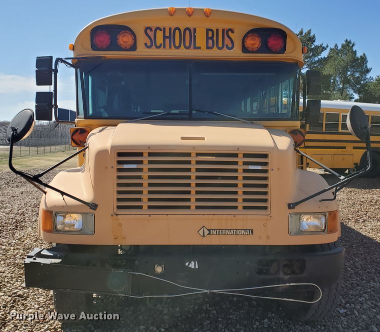 image for item IX9037 2001 International 3800  school bus