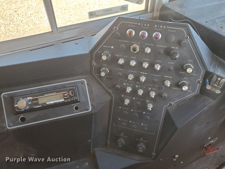 image for item IX9037 2001 International 3800  school bus