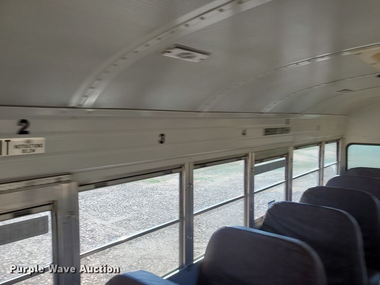image for item IX9037 2001 International 3800  school bus