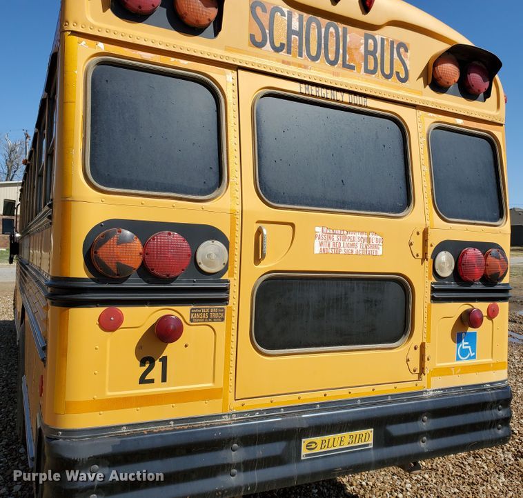 image for item IX9037 2001 International 3800  school bus