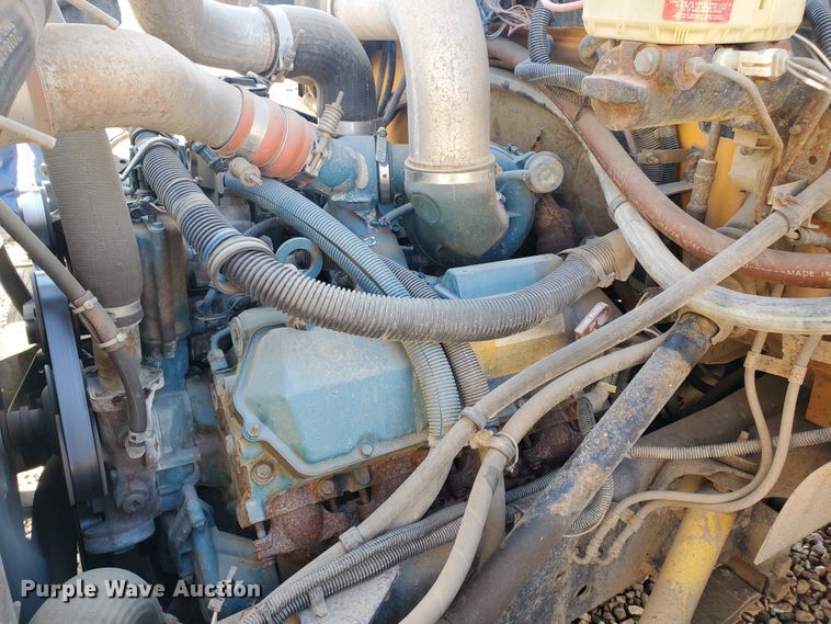 image for item IX9037 2001 International 3800  school bus