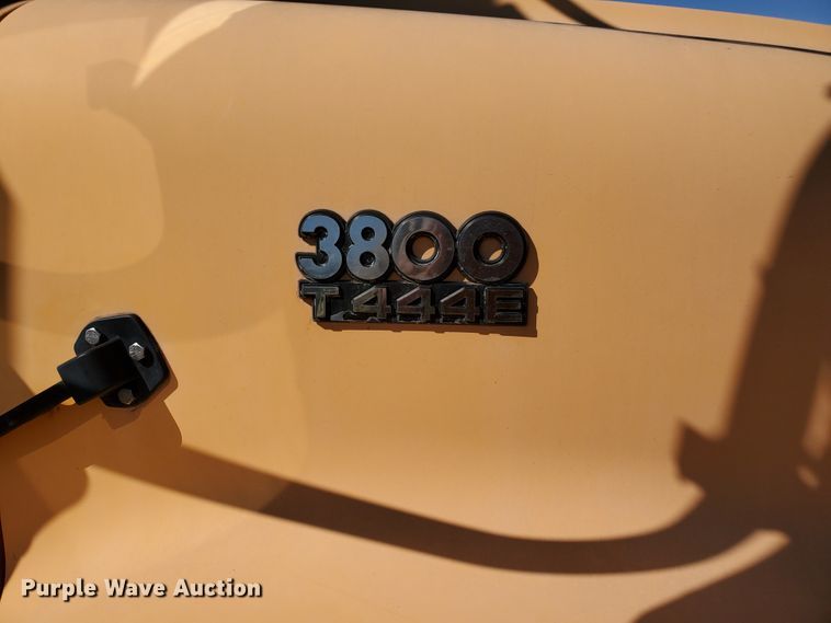 image for item IX9037 2001 International 3800  school bus