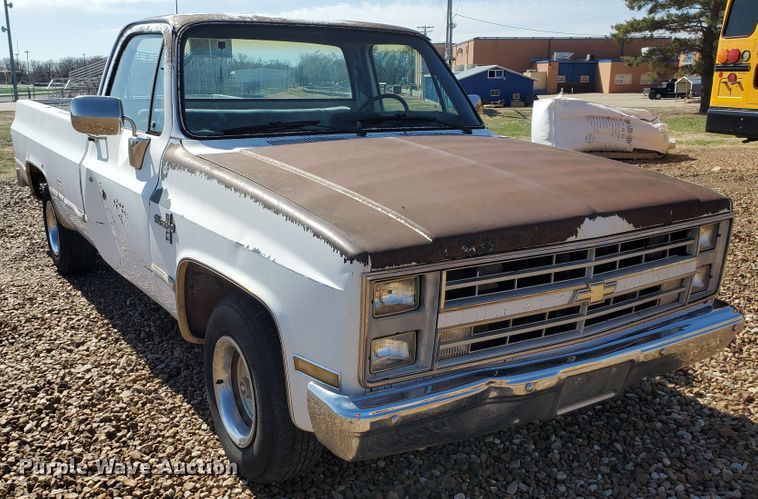 image for item IX9038 1986 Chevrolet C10  pickup truck