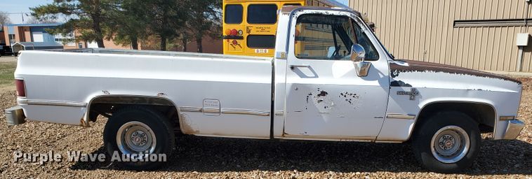 image for item IX9038 1986 Chevrolet C10  pickup truck