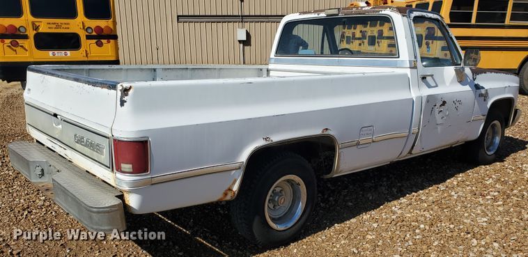 image for item IX9038 1986 Chevrolet C10  pickup truck