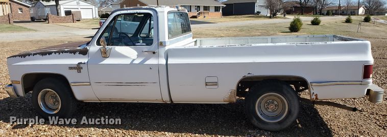 image for item IX9038 1986 Chevrolet C10  pickup truck