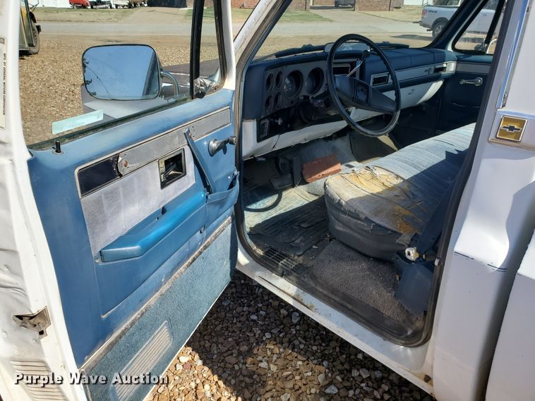 image for item IX9038 1986 Chevrolet C10  pickup truck