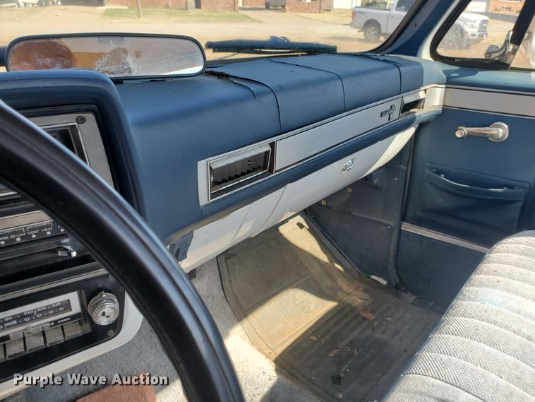 image for item IX9038 1986 Chevrolet C10  pickup truck