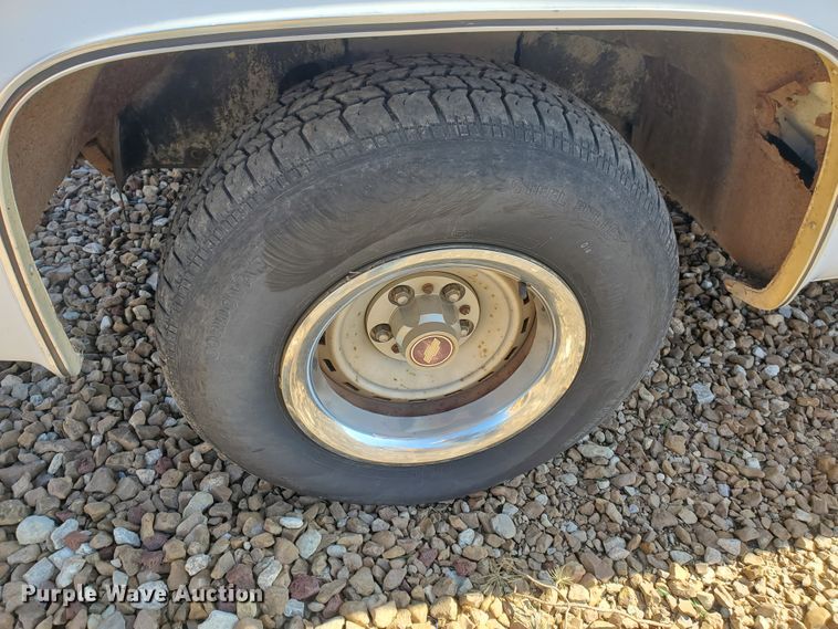 image for item IX9038 1986 Chevrolet C10  pickup truck