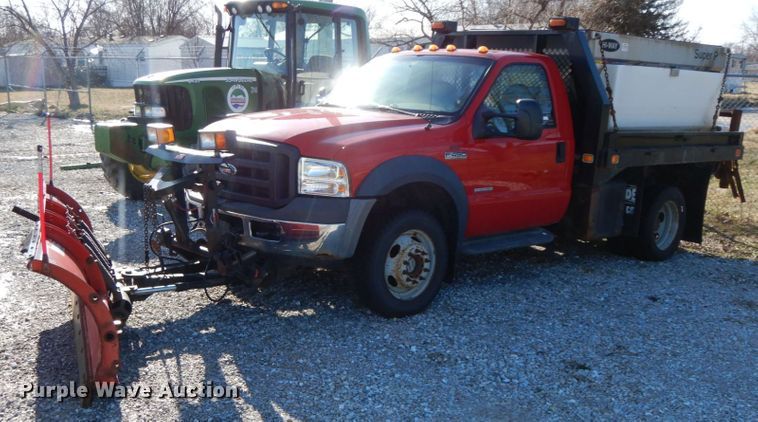 image for item IX9372 2006 Ford F450 Super Duty XL  flat bed truck