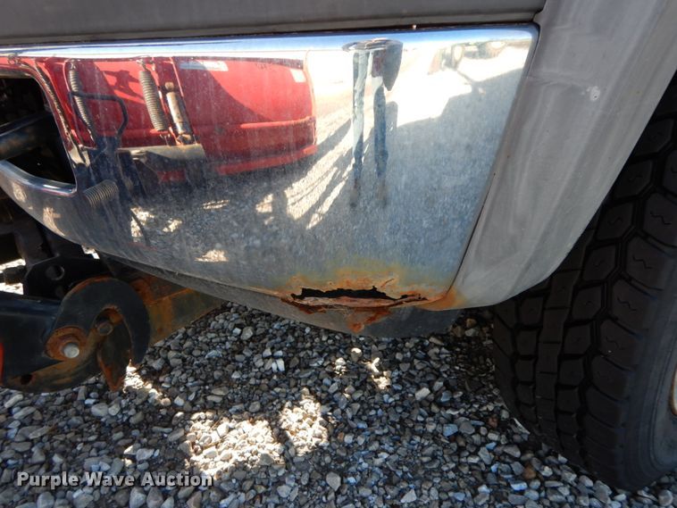 image for item IX9372 2006 Ford F450 Super Duty XL  flat bed truck