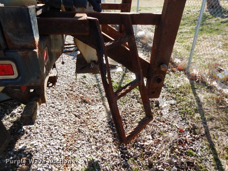 image for item IX9372 2006 Ford F450 Super Duty XL  flat bed truck