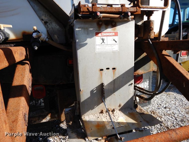 image for item IX9372 2006 Ford F450 Super Duty XL  flat bed truck