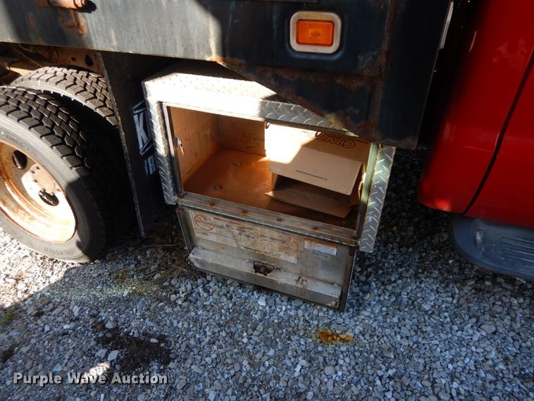 image for item IX9372 2006 Ford F450 Super Duty XL  flat bed truck